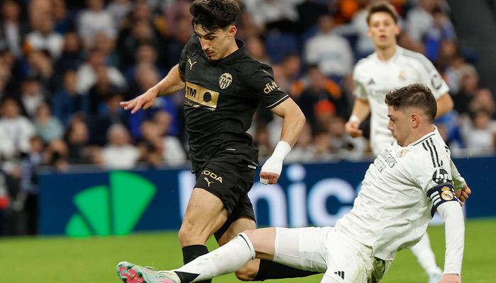 Şampiyona maçında Real Madrid için Valencia Bariyeri! -