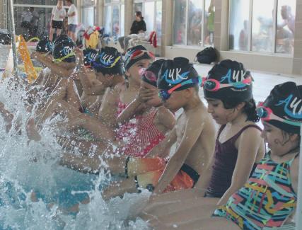 AquaWave Yüzme Spor Kulübü logosu