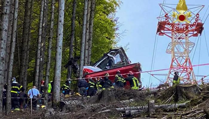 İtalya’da teleferik kabini düştü: 4 ölü