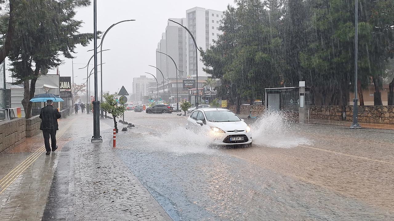 Antalya için yerel kuvvetli yağış uyarısı