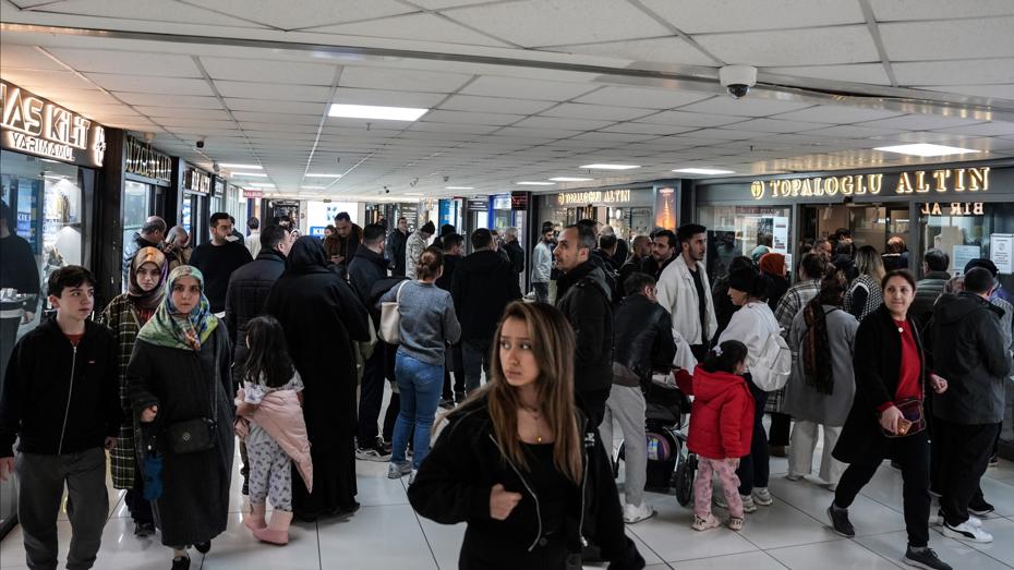 Kuyumcukent'te Gram Altın Stoku Tükendi, Fiyatlar Düşüşte!