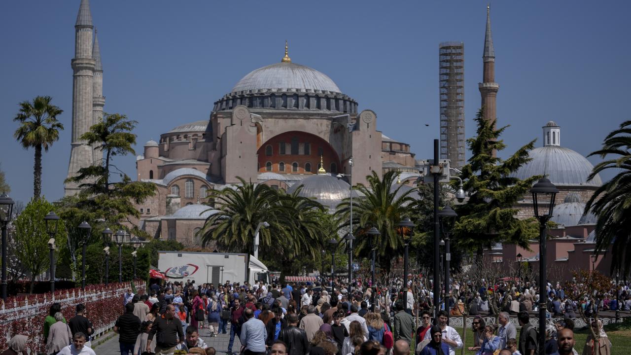Ayasofya Camii yaklaşık 25 milyon ziyaretçiyi ağırladı