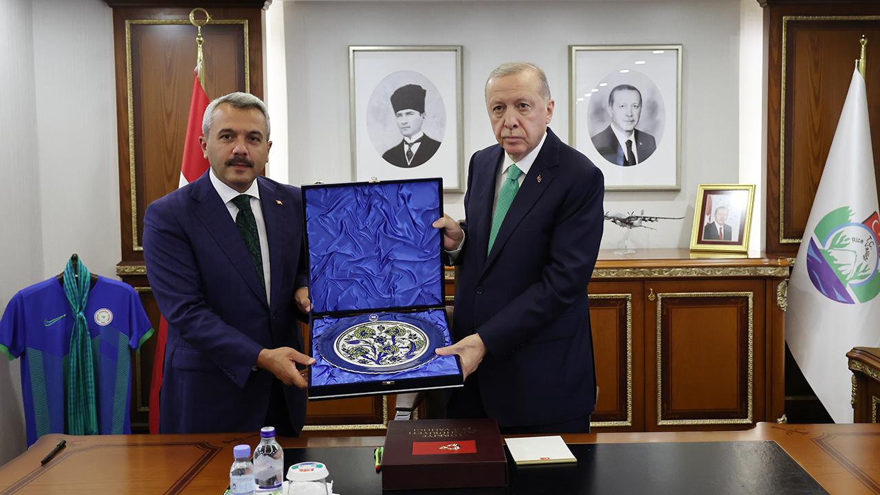 Cumhurbaşkanı Erdoğan'ın Rize Valiliği'ni ziyareti