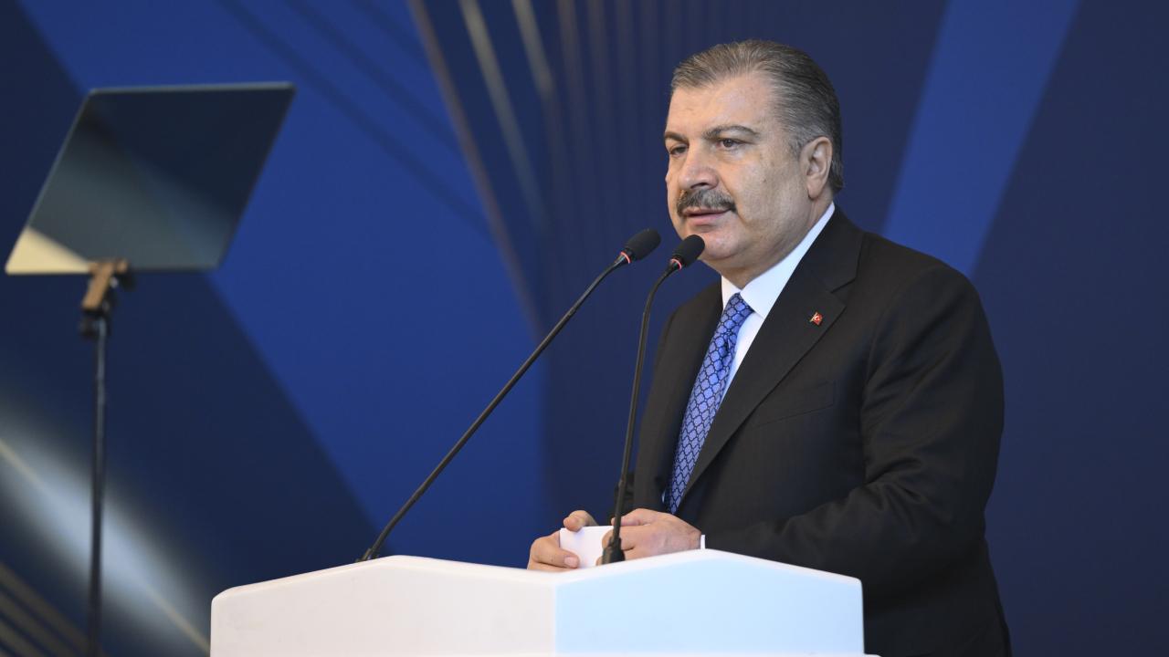 Bakan Koca: Gazze'de insanlığın onuru gözlerimizin önünde yok ediliyor