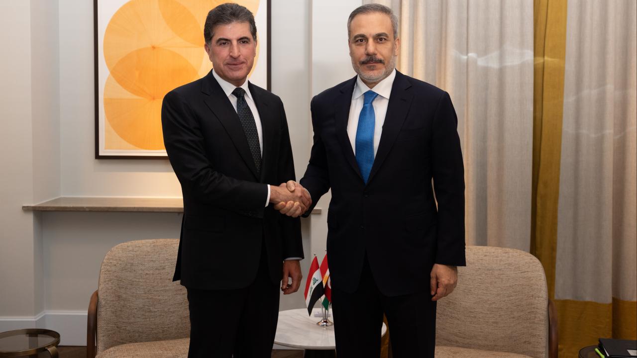 Bakan Fidan, KRG Barzani Başkanı ile bir araya geldi