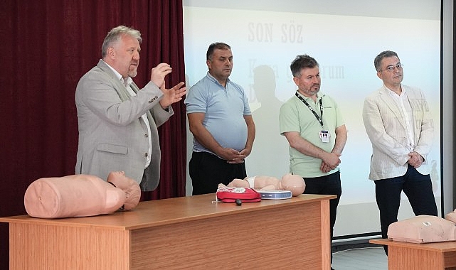 Gaziosmanpaşa Hastanesi'nden belediye çalışanlarına "Heimlich manevrası eğitimi" - SAĞLIK