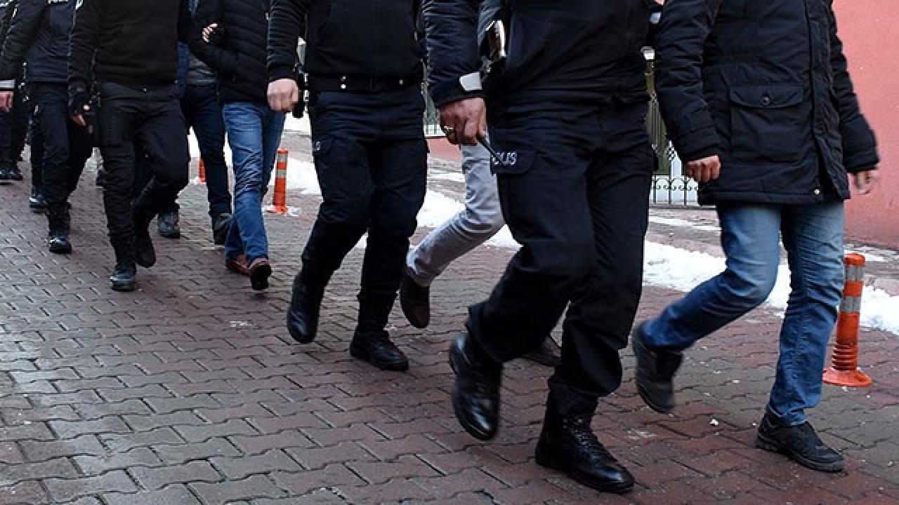 Bilişim suçlarından aranan 46 şüpheli gözaltında