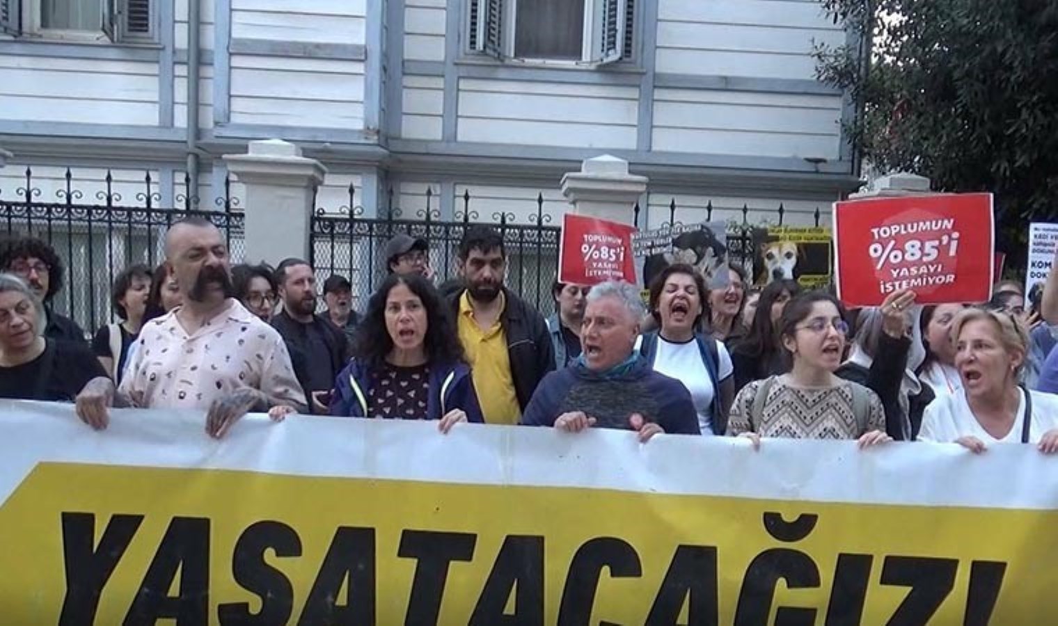 İstanbul'da AYM kararına tepki: 'Sokakta kalan tek bir dostumuz olsa da...' - Son Dakika Türkiye Haberleri