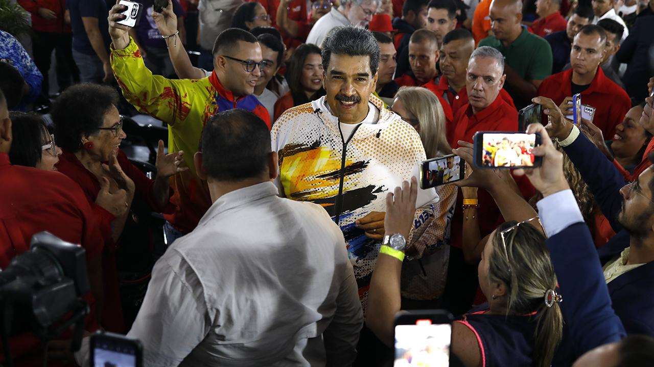Venezuela Devlet Başkanı Maduro partisinin başkan adayı oldu