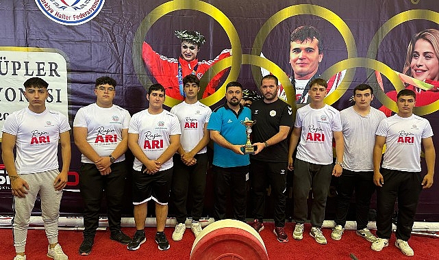 Nevşehir Belediyesi Spor ve Gençlik Kulübü halter takımı, Sivas'ta düzenlenen Türkiye Yıldızlar Kulüpler Halter Şampiyonası'nı takım olarak beşinci sırada tamamladı. - SPOR