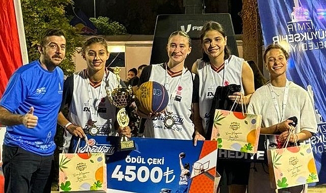 Sokak basketbolu müsabakaları dostlukla sona erdi 93. İEF'te İzmir Kupası'nın muhteşem finali - SPOR